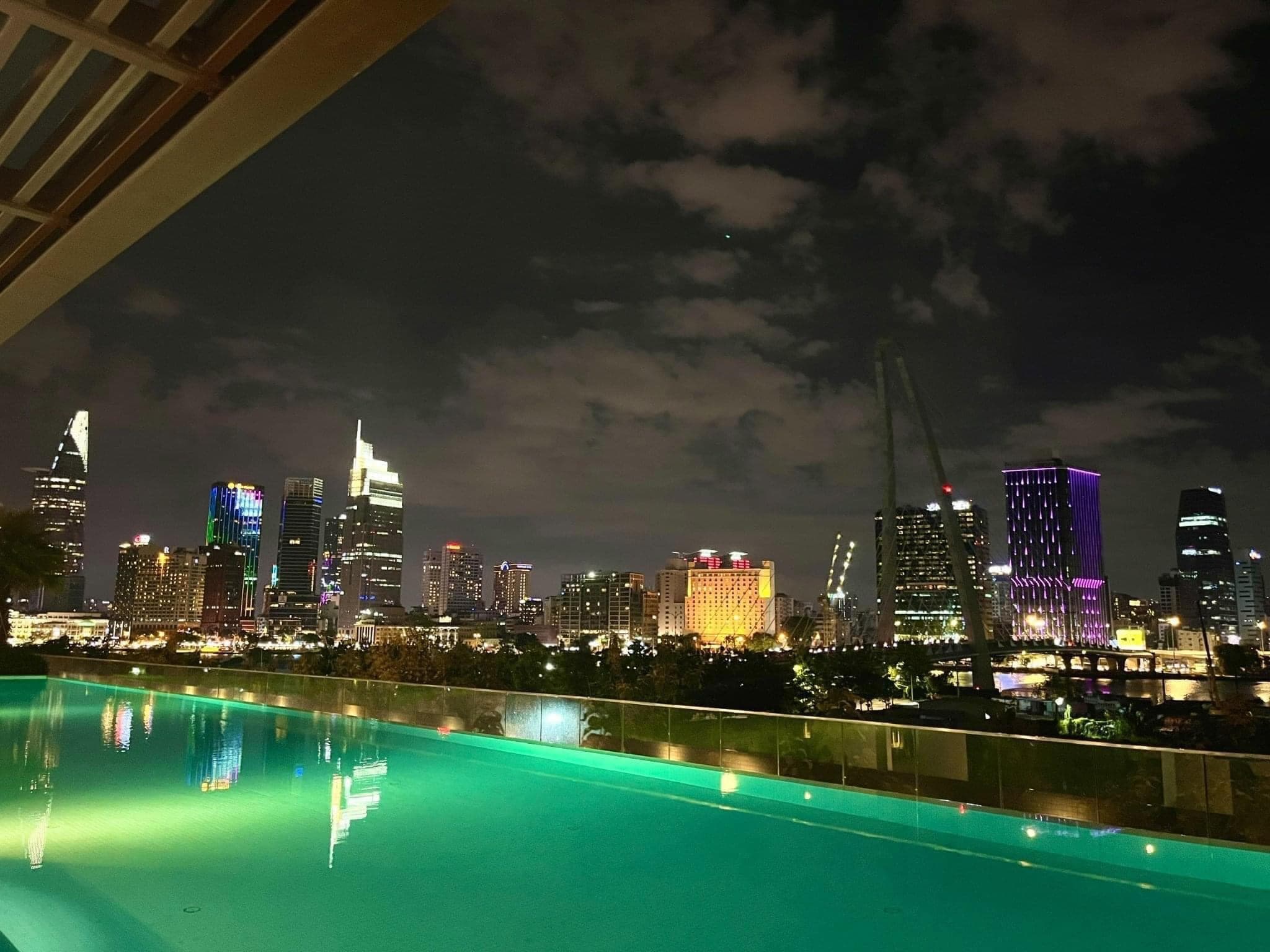 Hồ bơi dự án The Metropole Thủ Thiêm